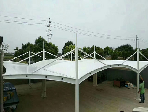 長春膜結(jié)構(gòu)罩棚：優(yōu)勢顯著，引領(lǐng)現(xiàn)代建筑潮流
