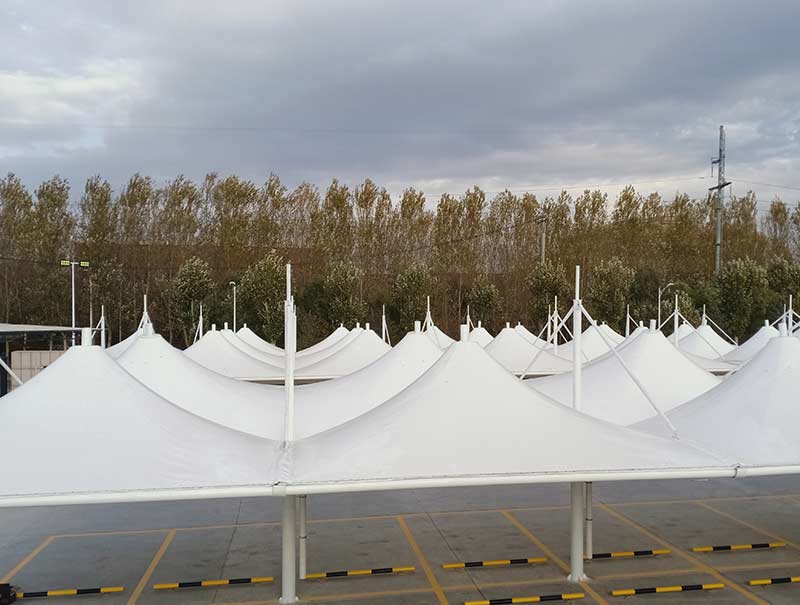 長春膜結(jié)構(gòu)車棚吊頂需要注意什么？