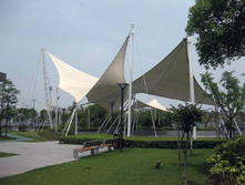 張拉膜結構車棚的特征